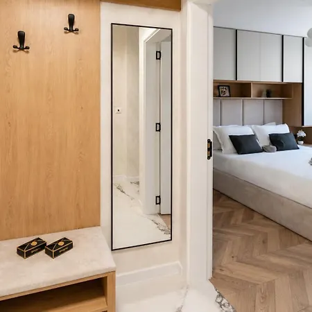 Modern & Stylish 1bd Retreat With Balcony By Flat Manаger بلوفديف